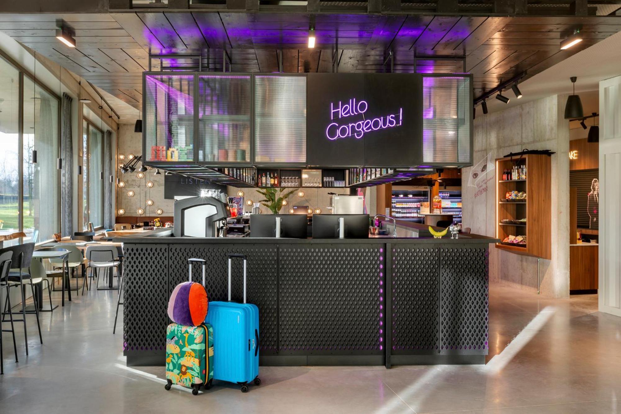 Moxy Antwerp Hotel ภายนอก รูปภาพ