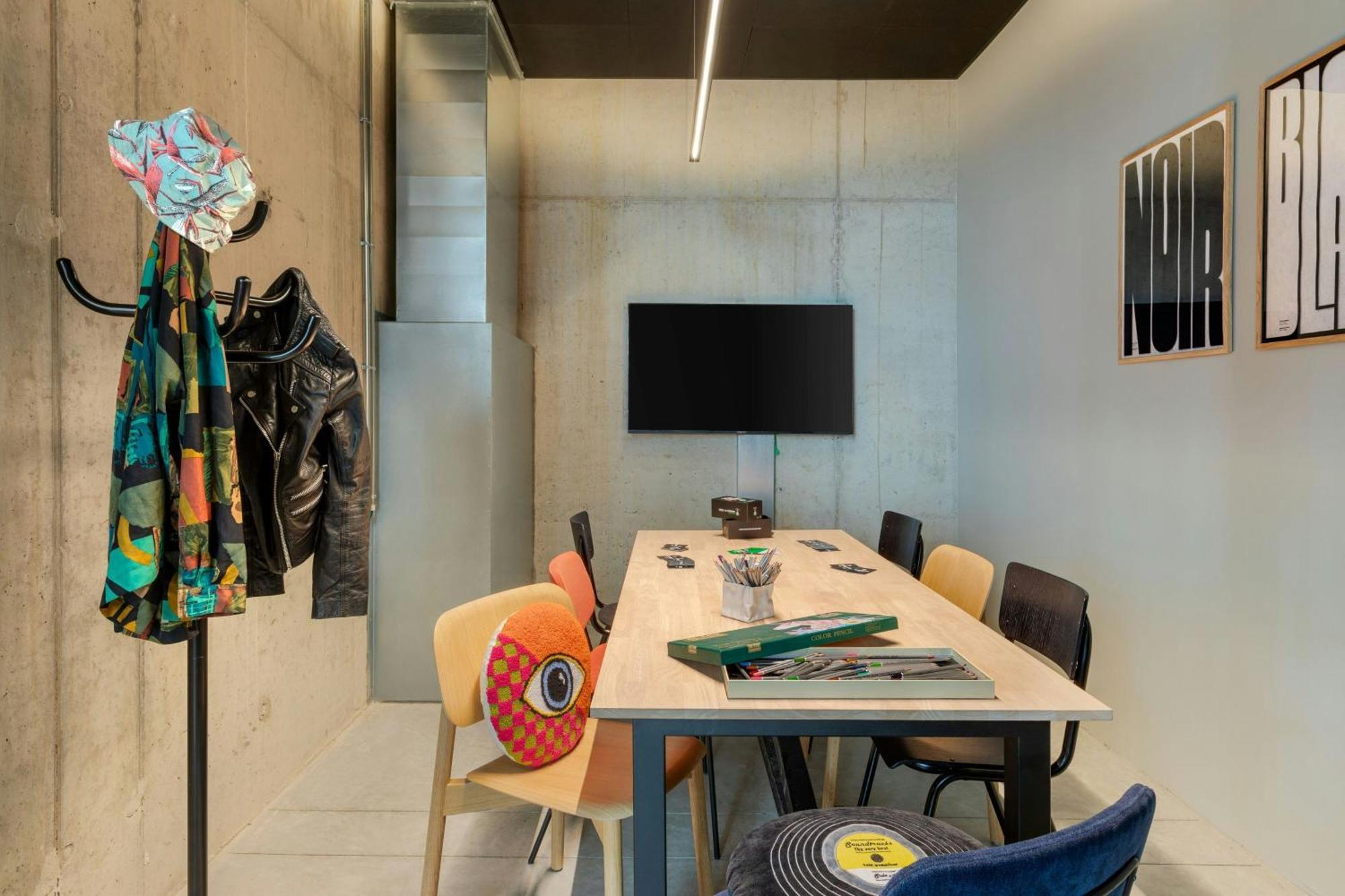 Moxy Antwerp Hotel ภายนอก รูปภาพ