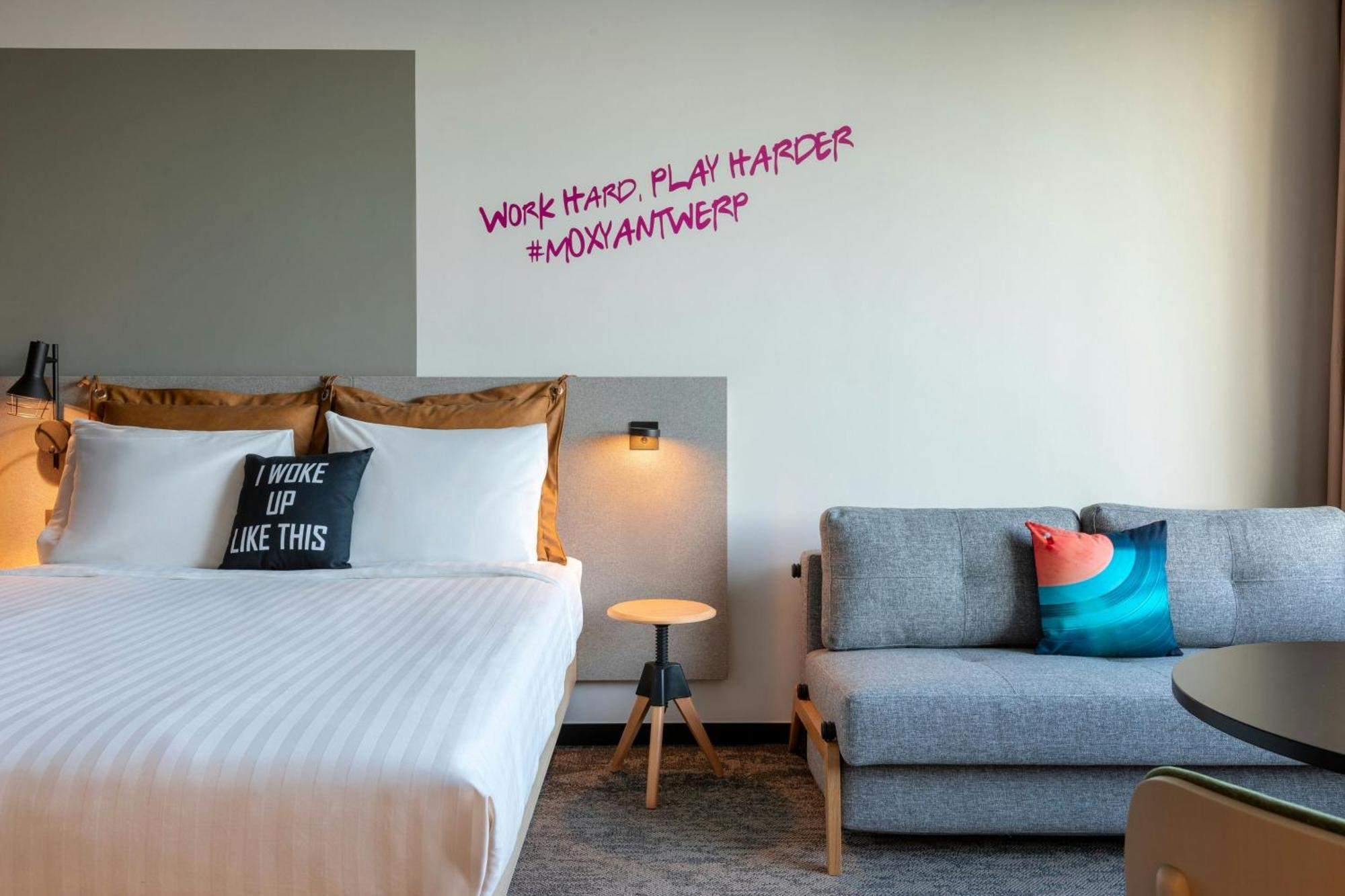 Moxy Antwerp Hotel ภายนอก รูปภาพ