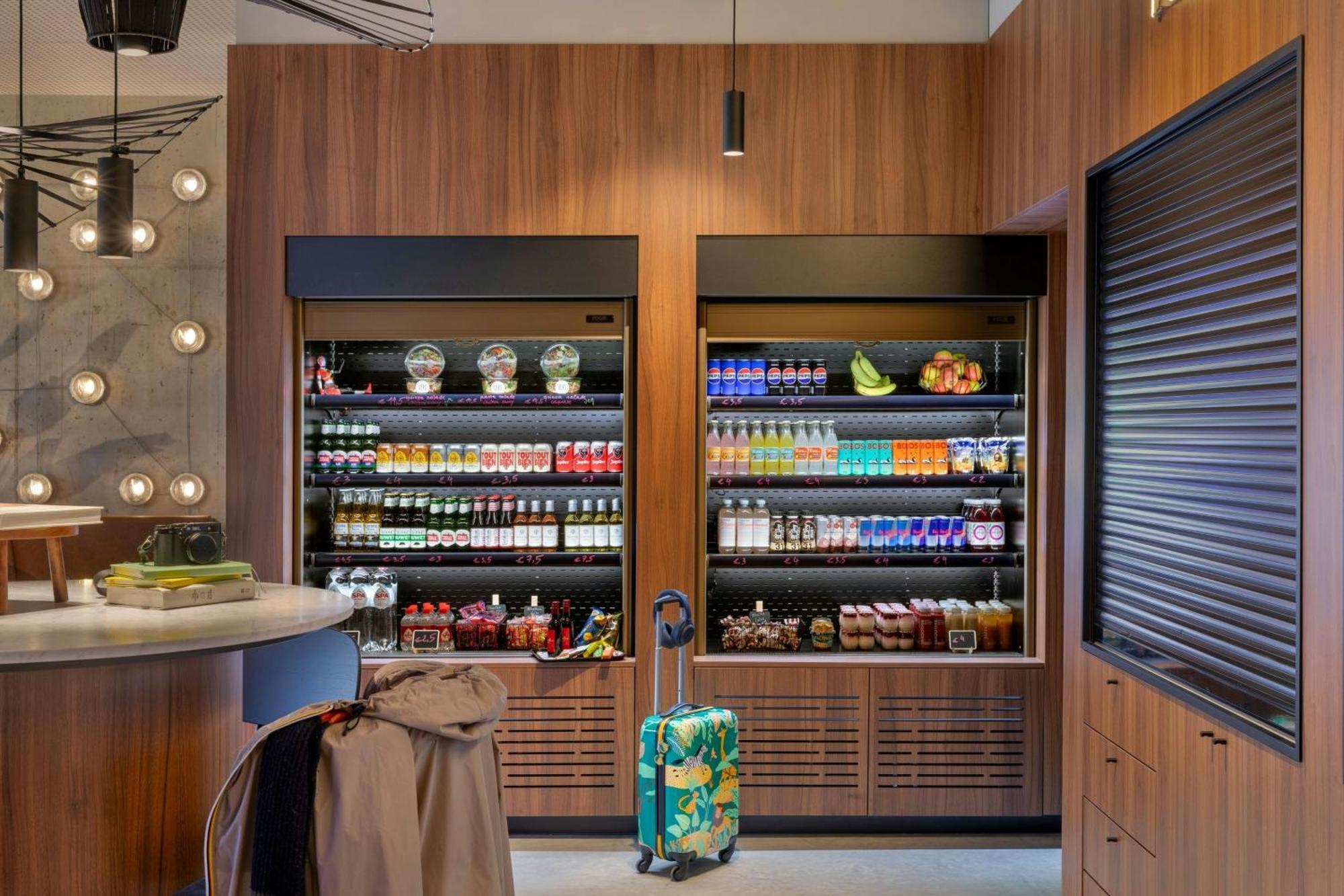 Moxy Antwerp Hotel ภายนอก รูปภาพ