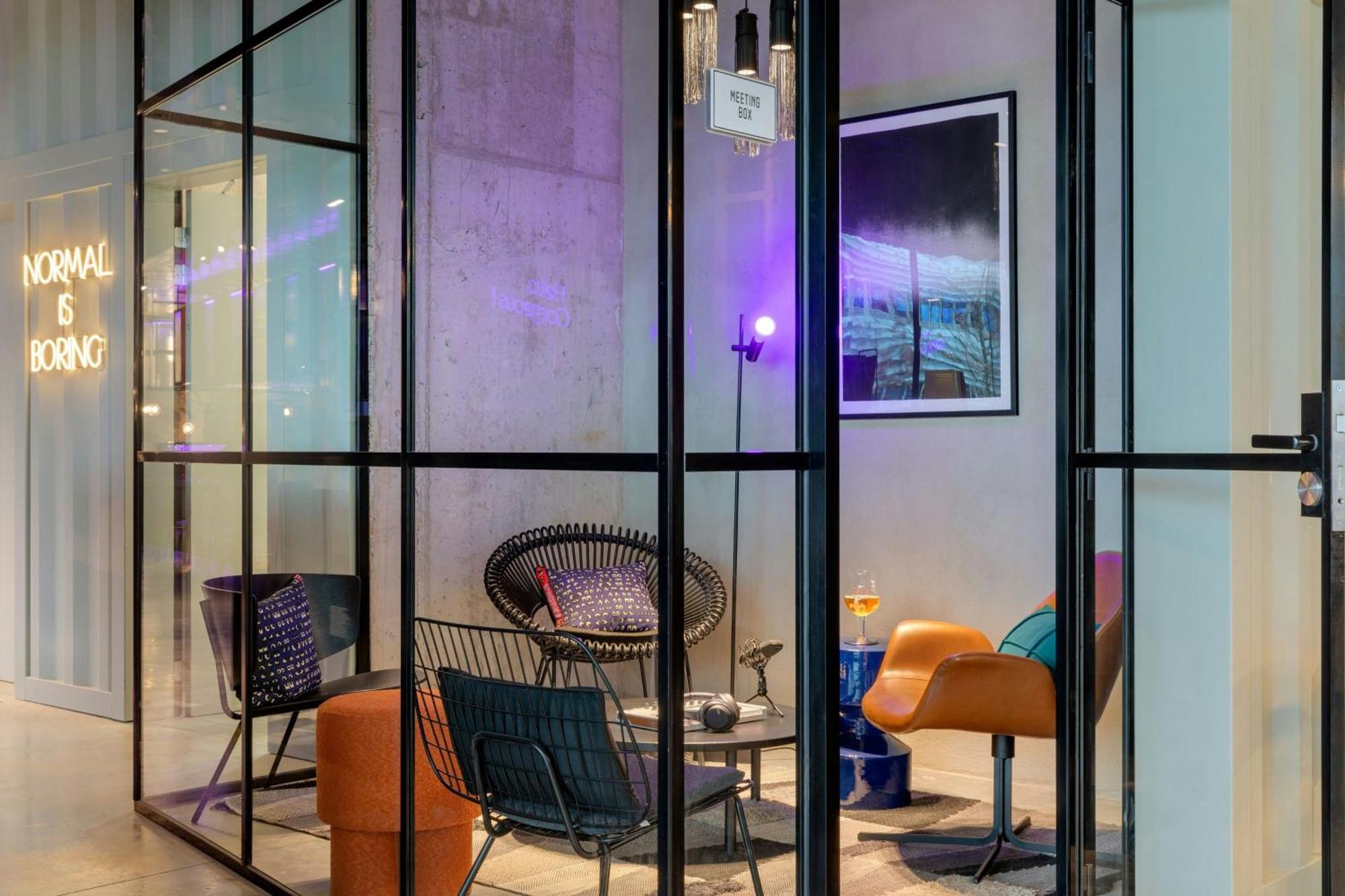Moxy Antwerp Hotel ภายนอก รูปภาพ