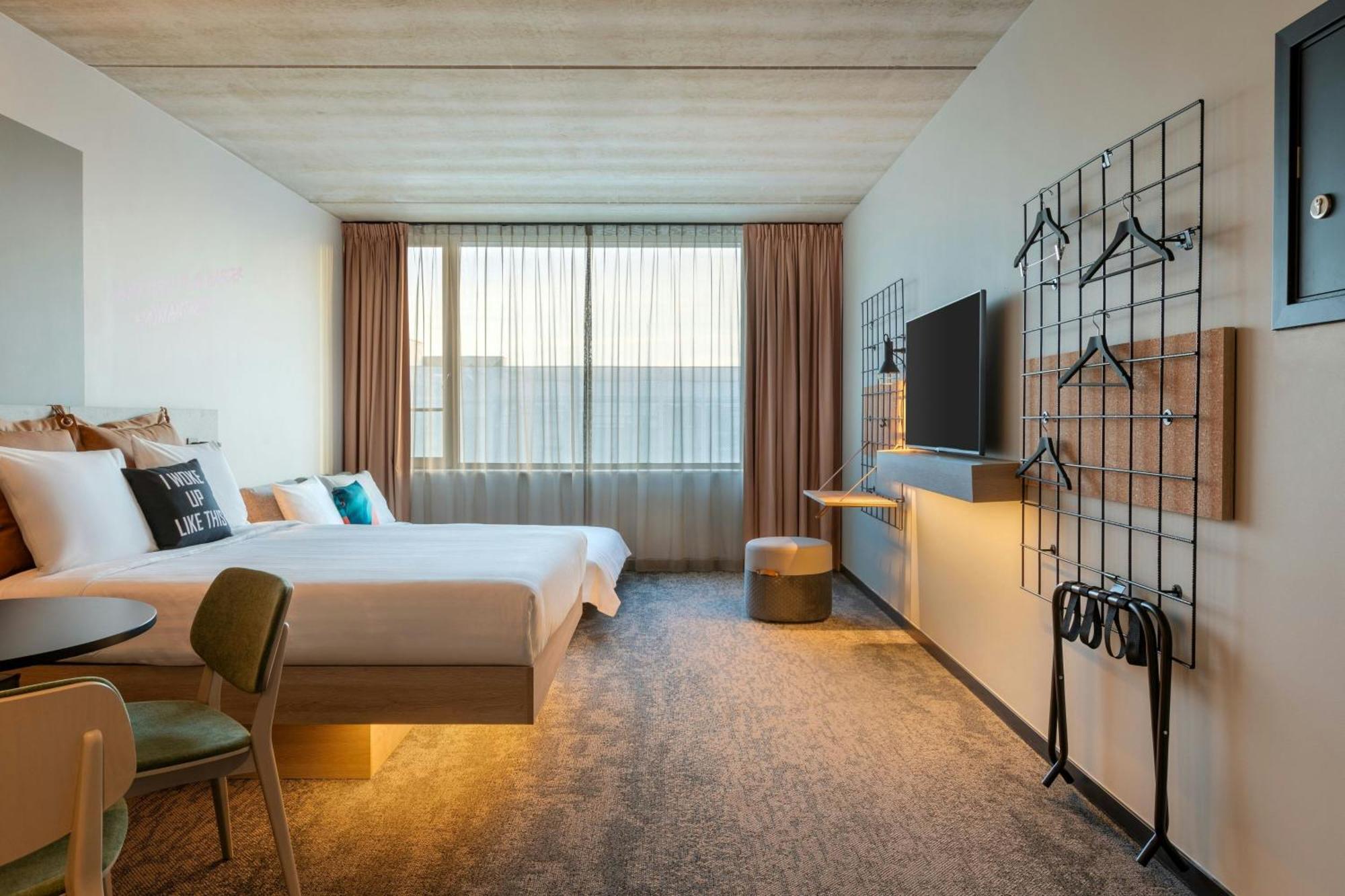 Moxy Antwerp Hotel ภายนอก รูปภาพ