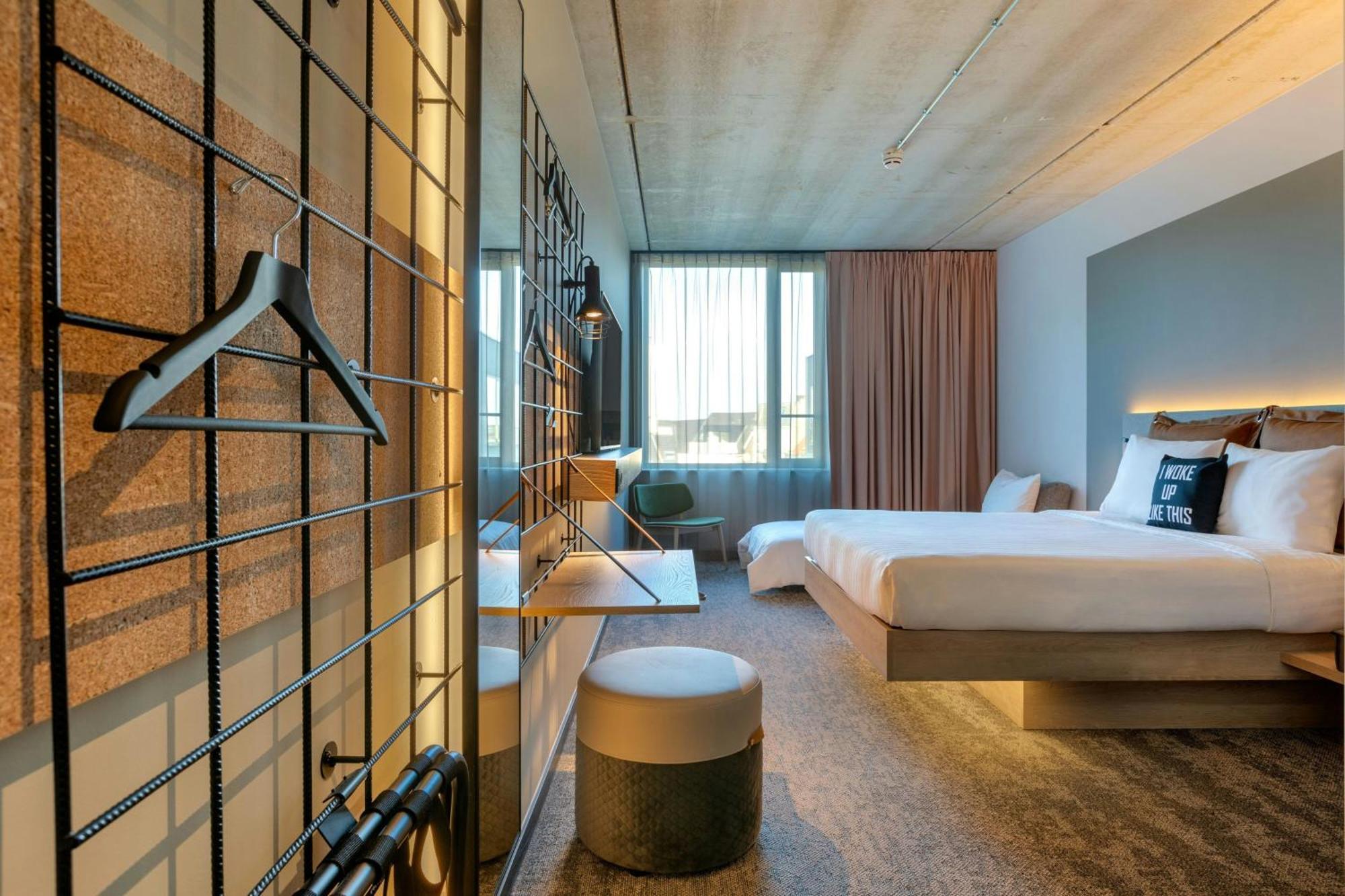 Moxy Antwerp Hotel ภายนอก รูปภาพ