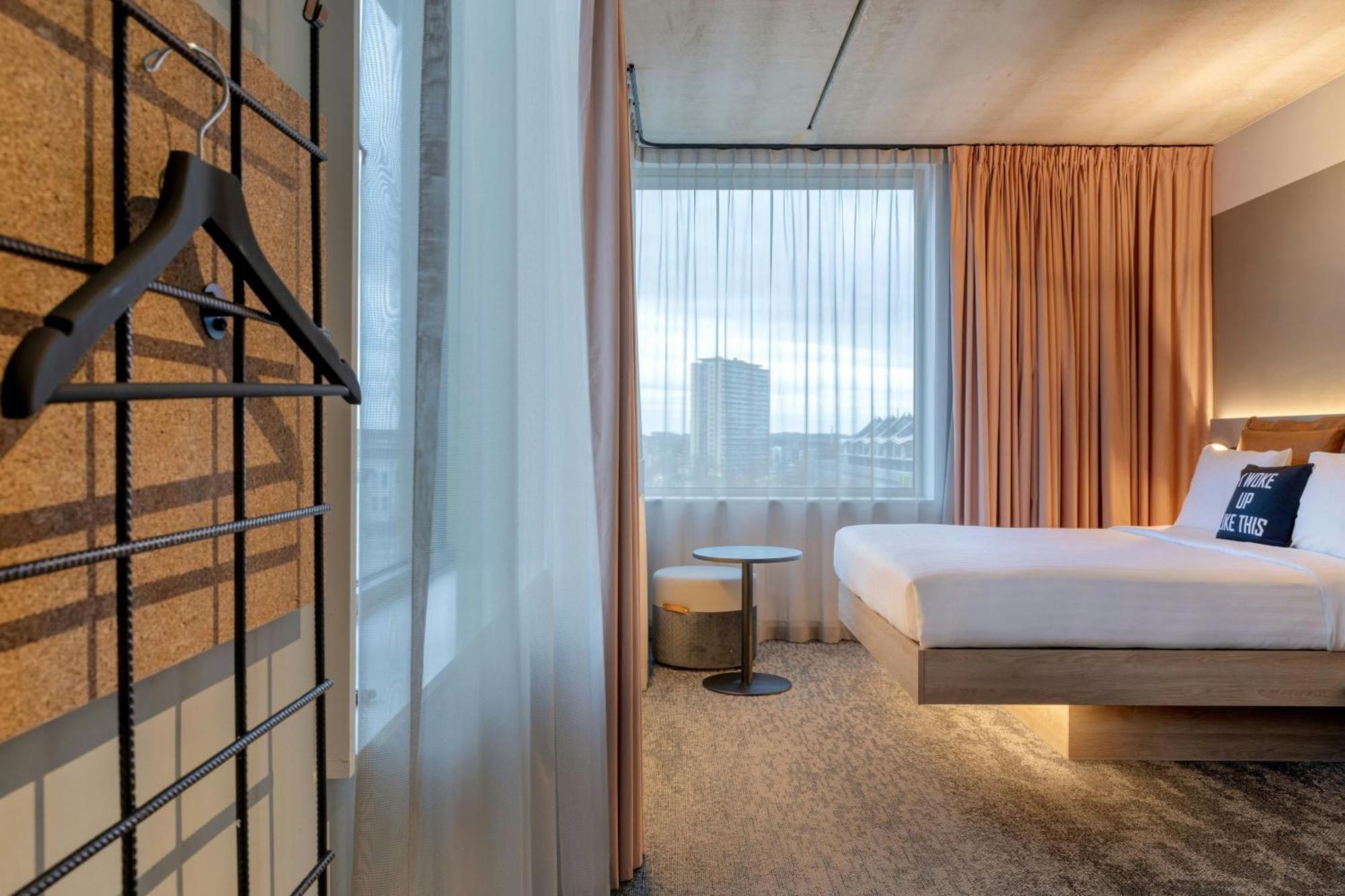 Moxy Antwerp Hotel ภายนอก รูปภาพ