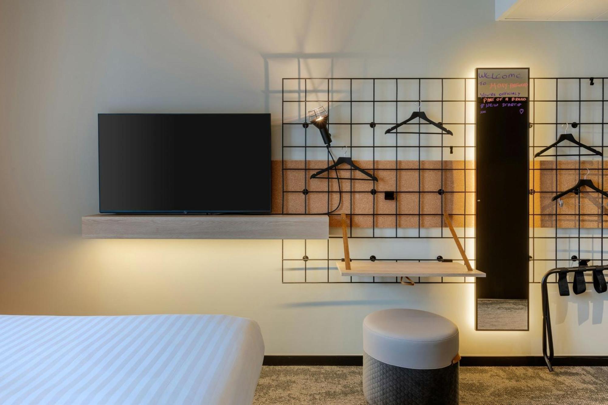 Moxy Antwerp Hotel ภายนอก รูปภาพ