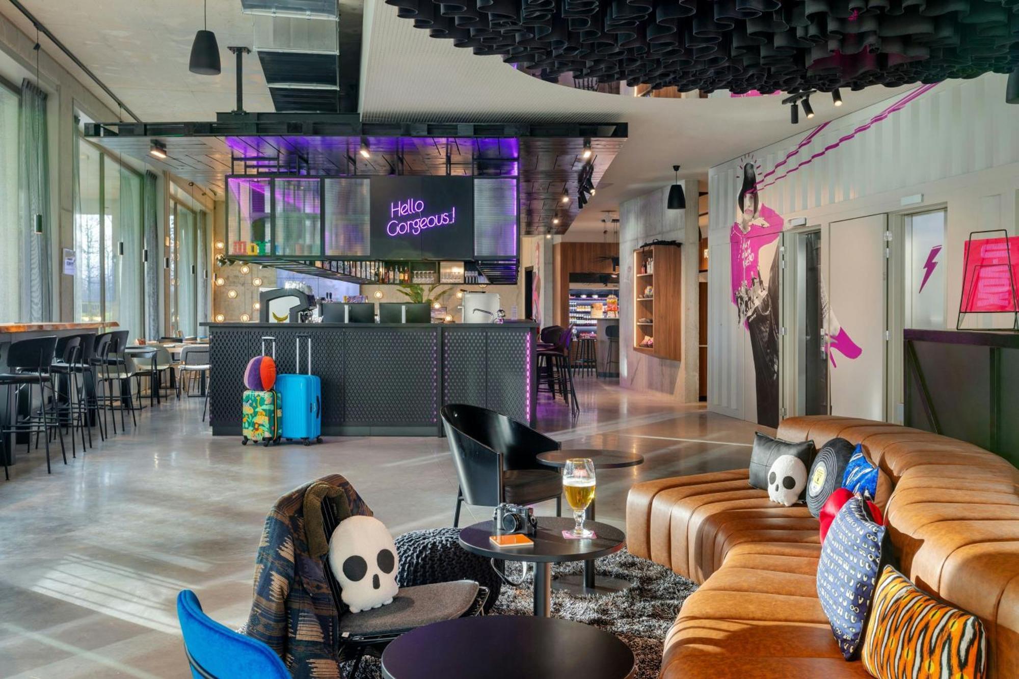 Moxy Antwerp Hotel ภายนอก รูปภาพ