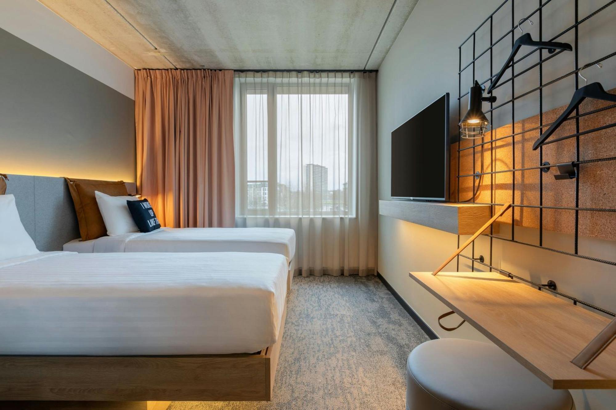 Moxy Antwerp Hotel ภายนอก รูปภาพ