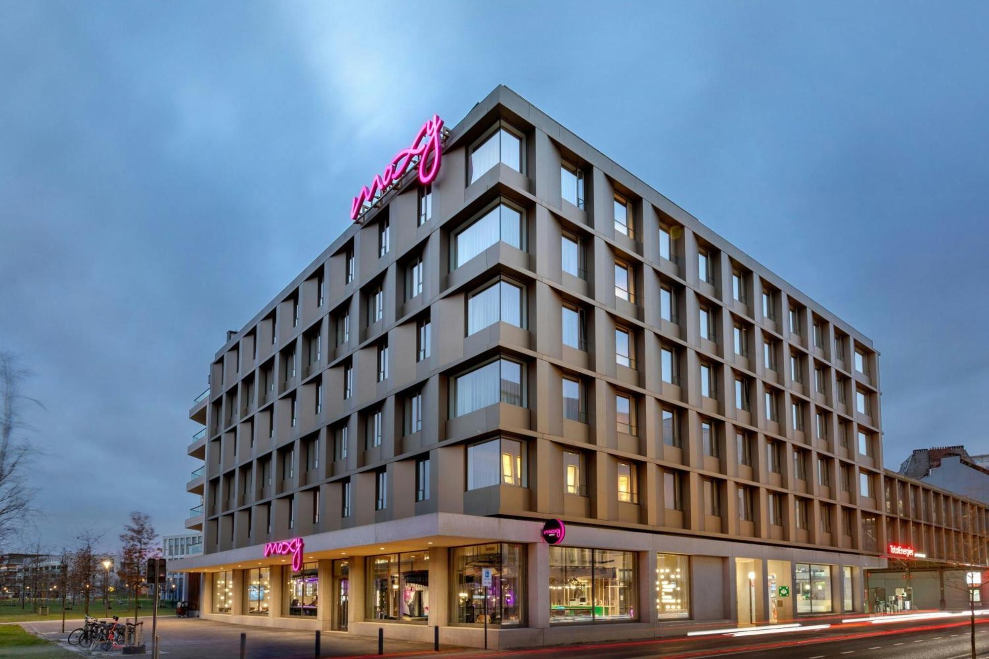 Moxy Antwerp Hotel ภายนอก รูปภาพ